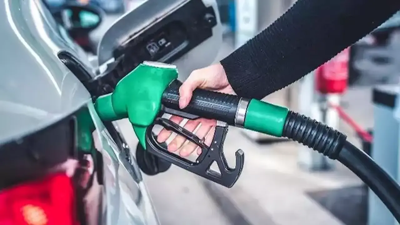 ما هو موعد انخفاض أسعار الوقود والبنزين في الأسواق المحلية القادمة؟